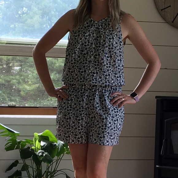 LOFT Dresses & Skirts - Sleeveless loft romper!